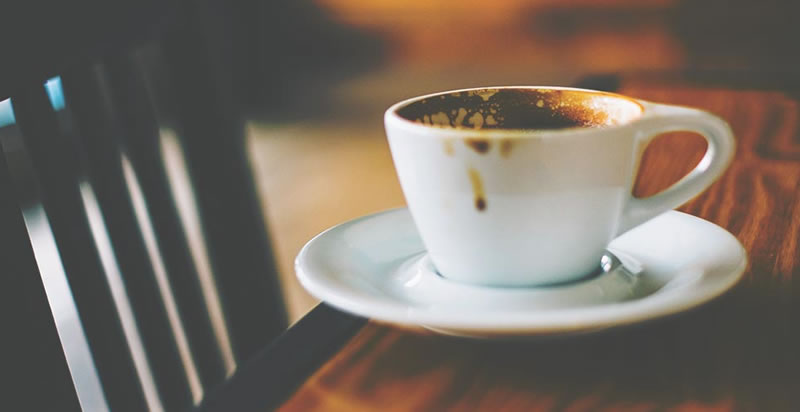 evitar cafeina ajuda a combater insonia