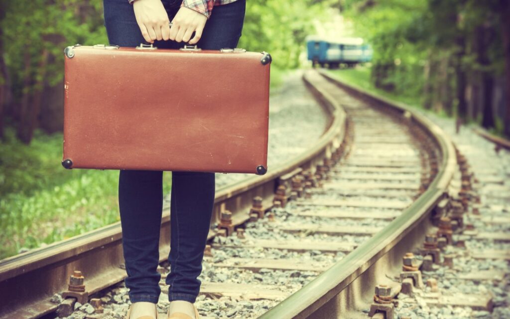 Sem organização, sobram roupas e falta espaço para a sua mala de viagem